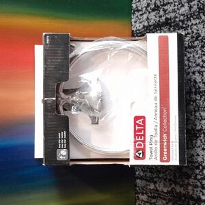 Delta Towel Ring